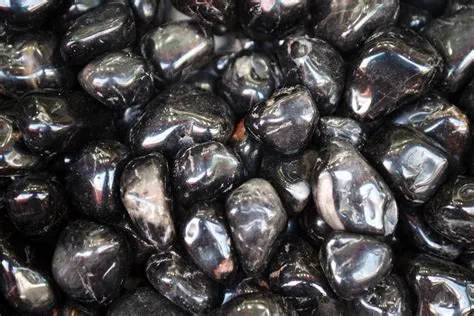 Black_agate_u2canfeelgood.webp